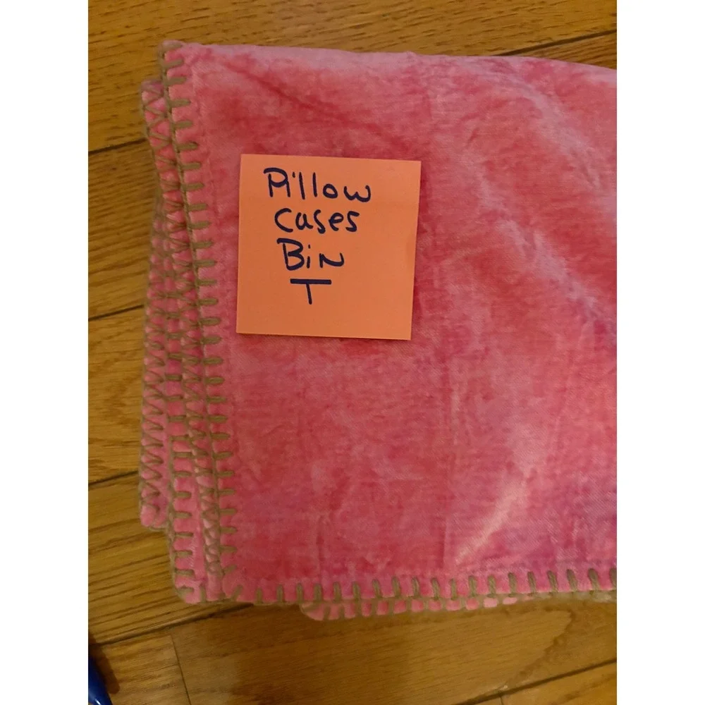 NWOT Pink‎ Velvet Pillow Cases Set of 2 Textured Decorative Throw Pillows Covers